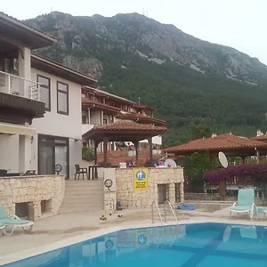 Otel Incilikonak, Ula